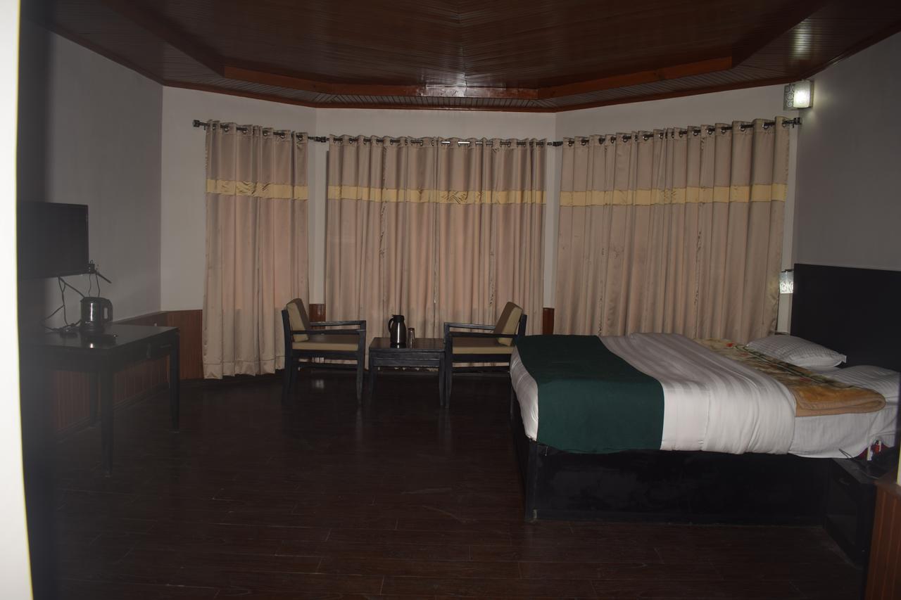 Aksa Resort Pahalgam Luaran gambar